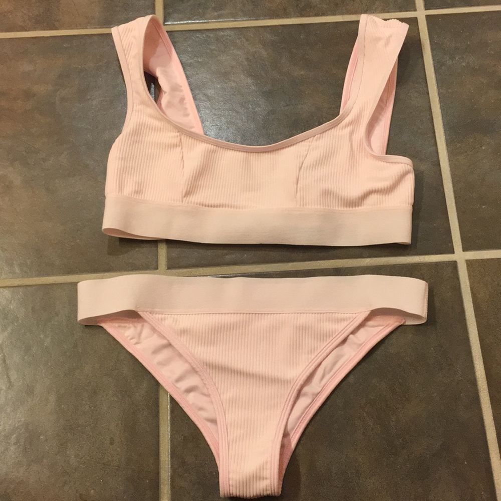 Frankie’s bikini 👙
